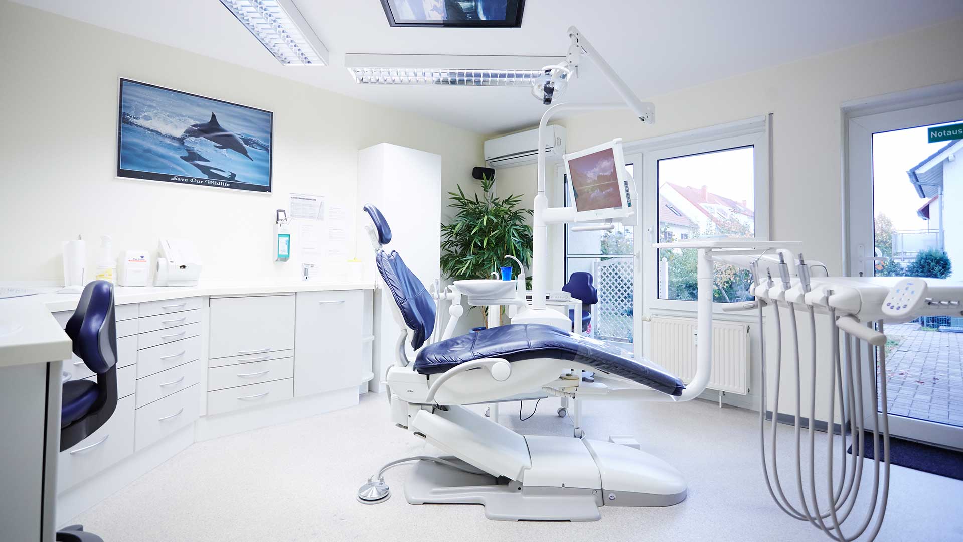 Behandlungszimmer Zahnarzt